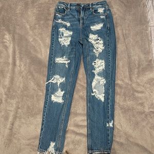 American Eagle Ripped Mom Jean Size 00